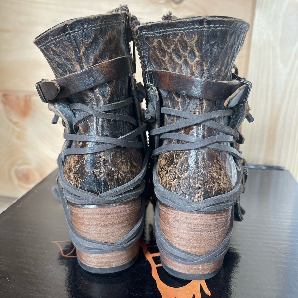 Freebird Crue Multi-Strap Leather Boots - Picture 4 of 8